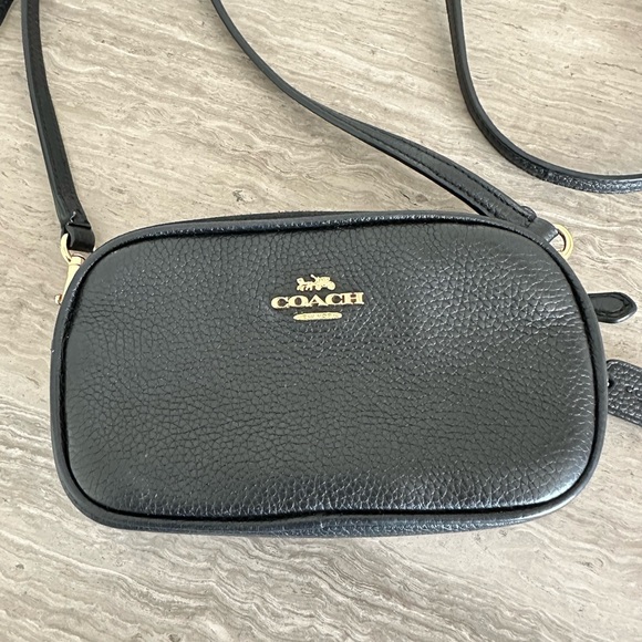 Coach Mini crossbody Bag black pebble leather. Adjustable strap, multiple pocket - Picture 4 of 15